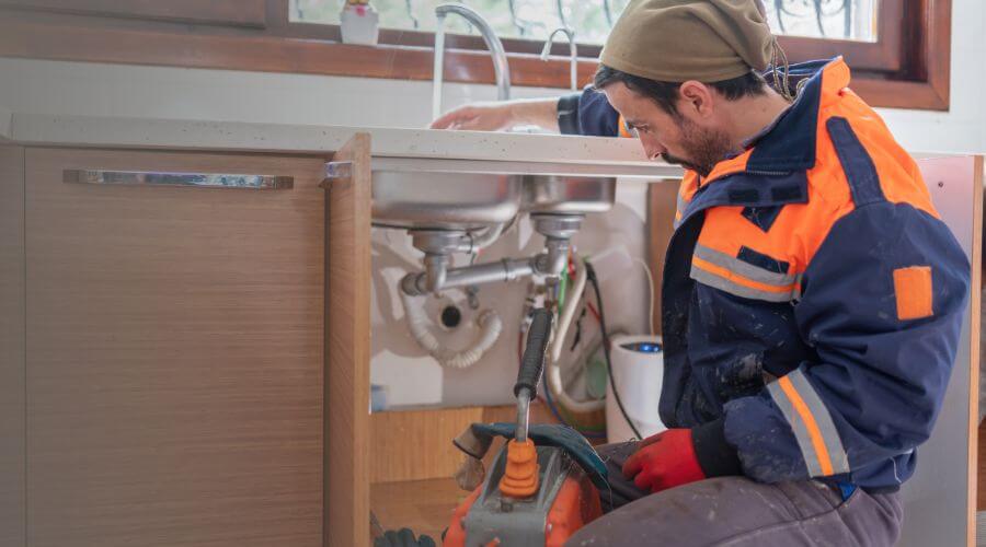 Professional bathroom faucet installation services in Agua Dulce, TX